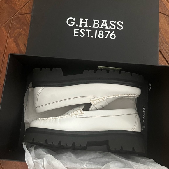 G.H. Bass Weejuns Superlug Loafers - Picture 1 of 8